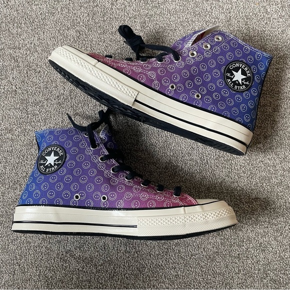 NWT Converse All Star Chuck Taylor Smiley Happy Faces Purple Pink Ombré Sneakers - Picture 1 of 6